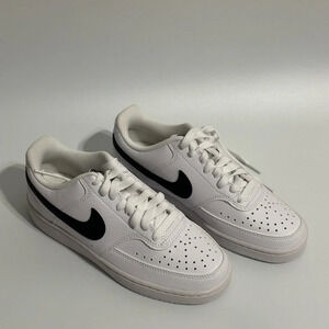 NWT Women’s Nike Court Vision Low Next Nature White / Black Size 5.5